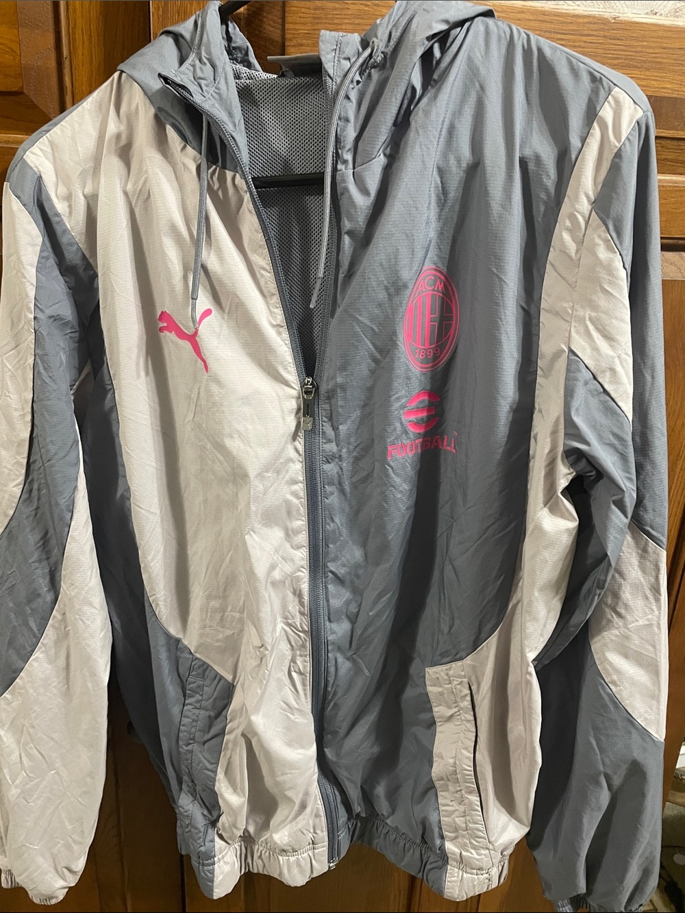 Puma Gray & White hooded windbreaker jacket w Pink Logos Sz. S like new